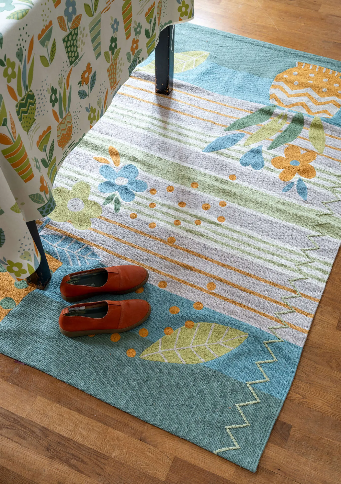 Broderad matta "Flower bed" i ekologisk bomull