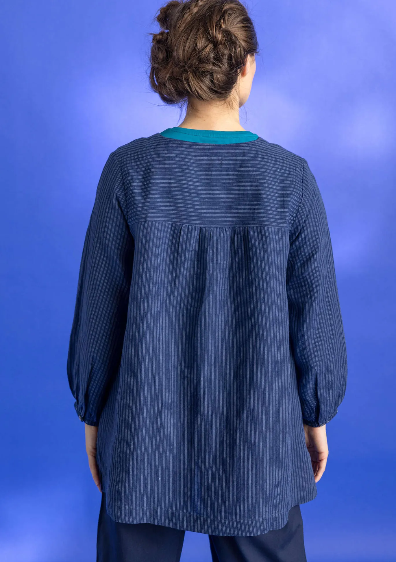 Vävd artistblus ”Asta” i lin